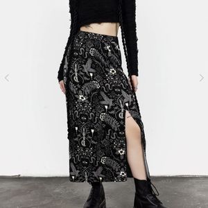 Hecate's garden Slit Skirt Disturbia